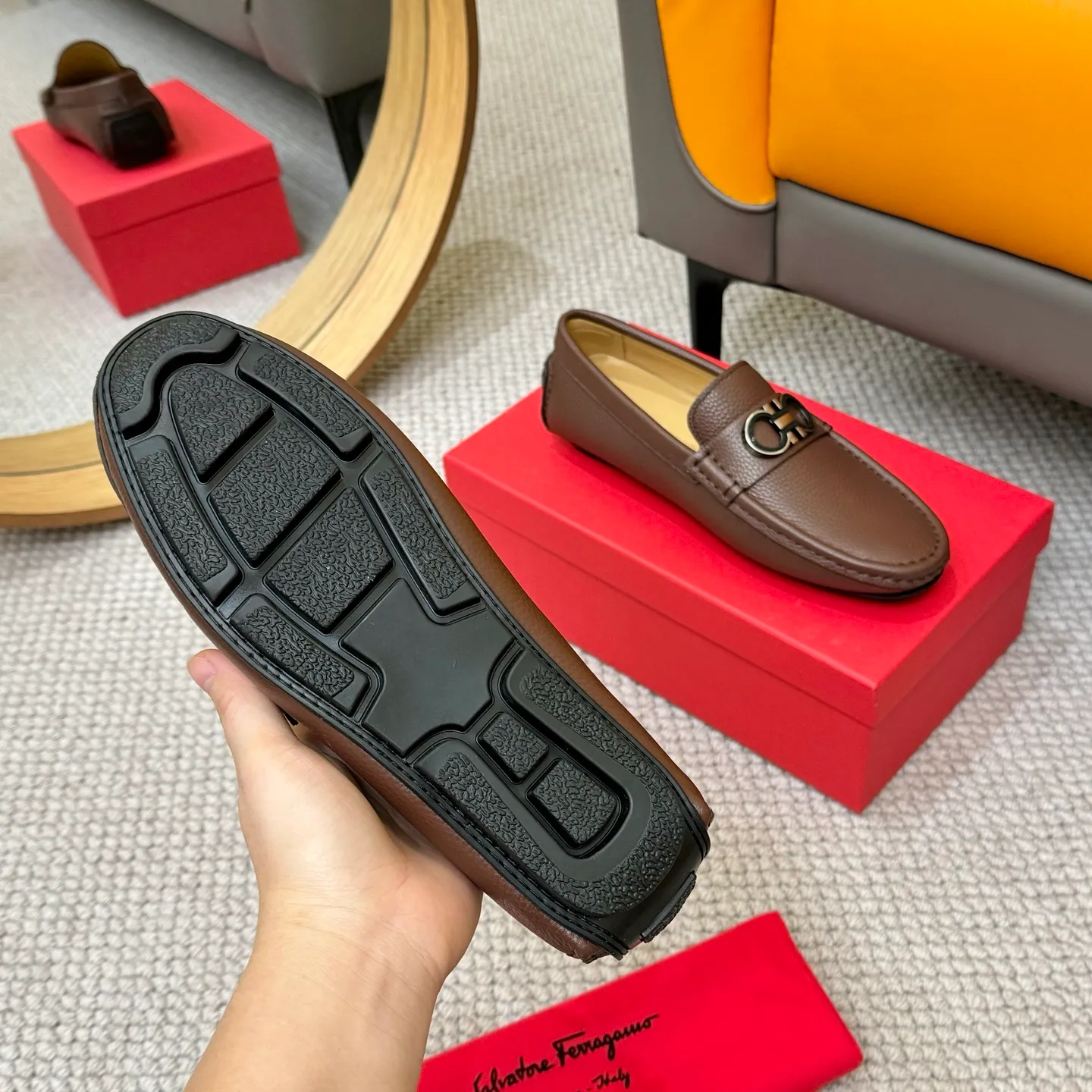 Men's men's shoes 💰420 (Yangli) Ferragamo 〰Ferragamo 2⃣️0⃣️2⃣️5️⃣ New series 👊🏻 Upper 🇮🇹 Italian imported calfskin, original outsole molding. Water-dyed sheepskin lining. The identity of every successful man is set off, and the upper and lower shoes are elegant and stable🚶🏻🚶🏻The high-end custom counter original replica is an eternal classic🔍️Number of codes: 38-46 with counter packaging